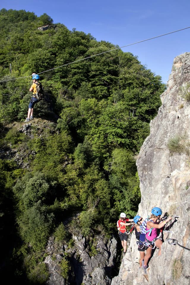 Via ferrata ziplines Ardeche Thueyts