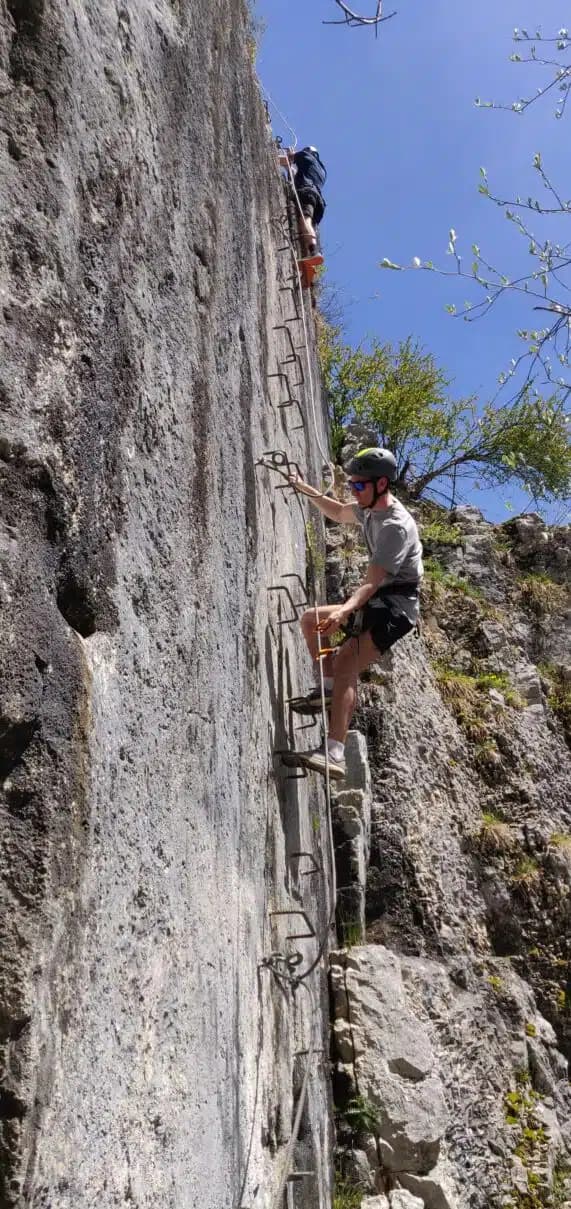 Via ferrata dans le Jura avec des ados: quelle via choisir entre 10 et 15 ans ?